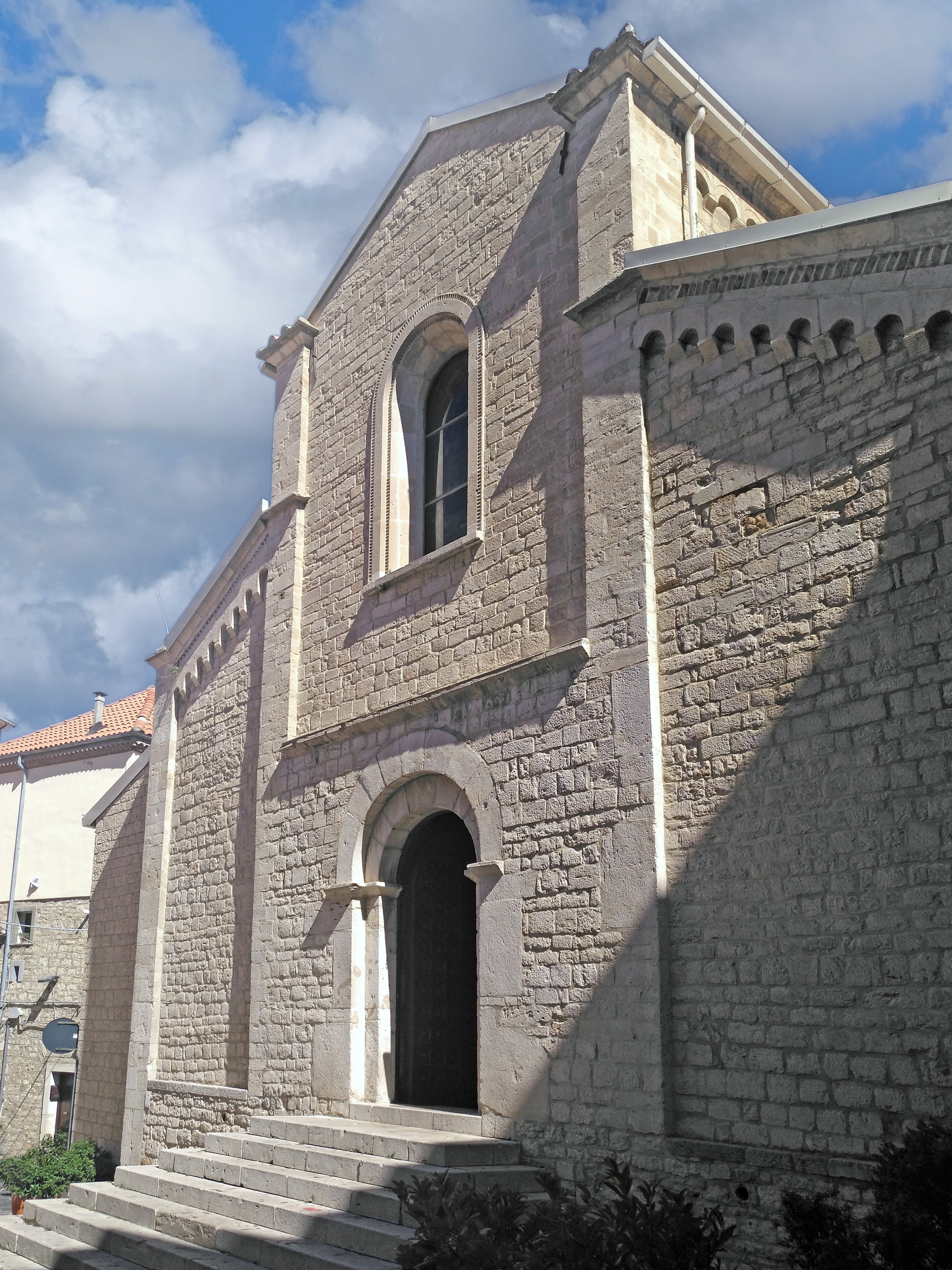 CHIESA DI SAN MICHELE E BORGO