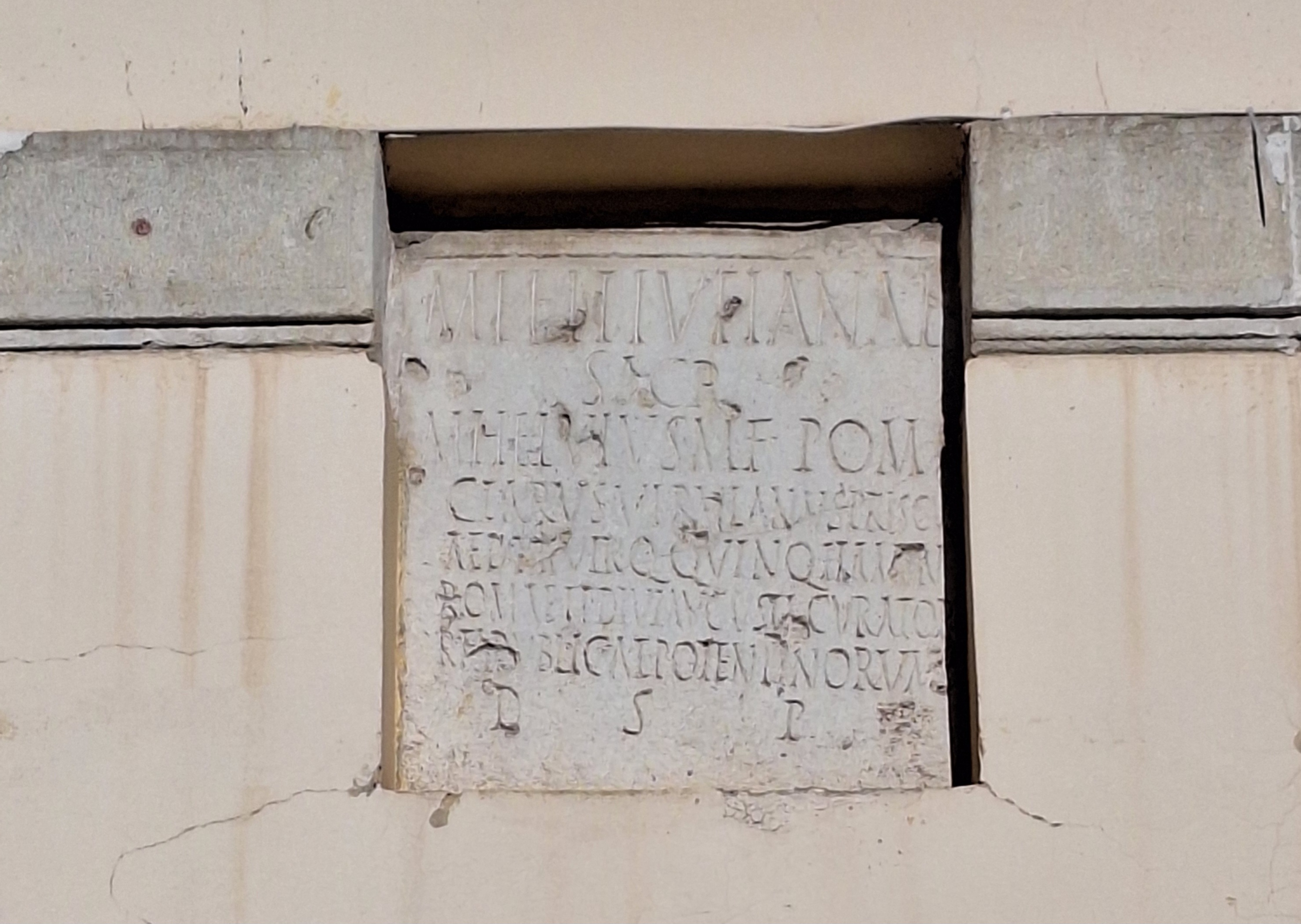 MEFITI UTIANAE - PALAZZO LOFFREDO