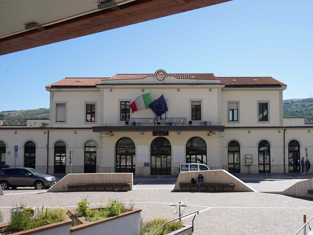 STAZIONI (CENTRALE E SUPERIORE)