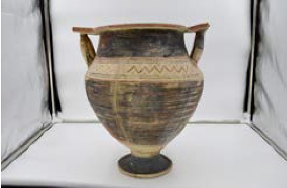 Vaso per mescere il vino (cratere) del tipo c.d. “oppidano”.